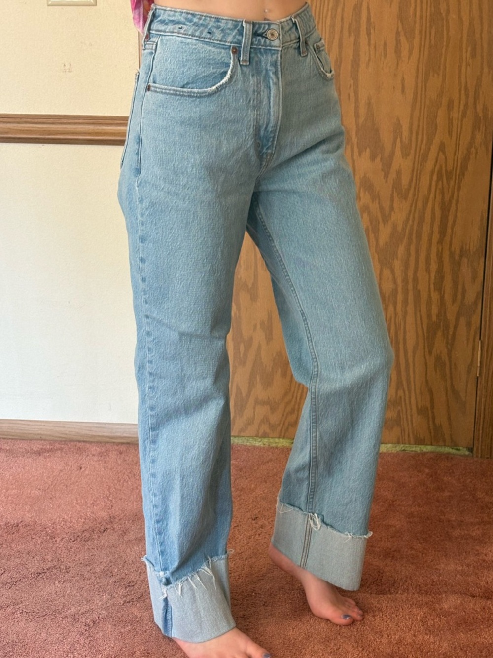 Abercrombie & Fitch Light Wash 90s Relaxed Jean High Rise Cuffed Straight Leg - Picture 4 of 7